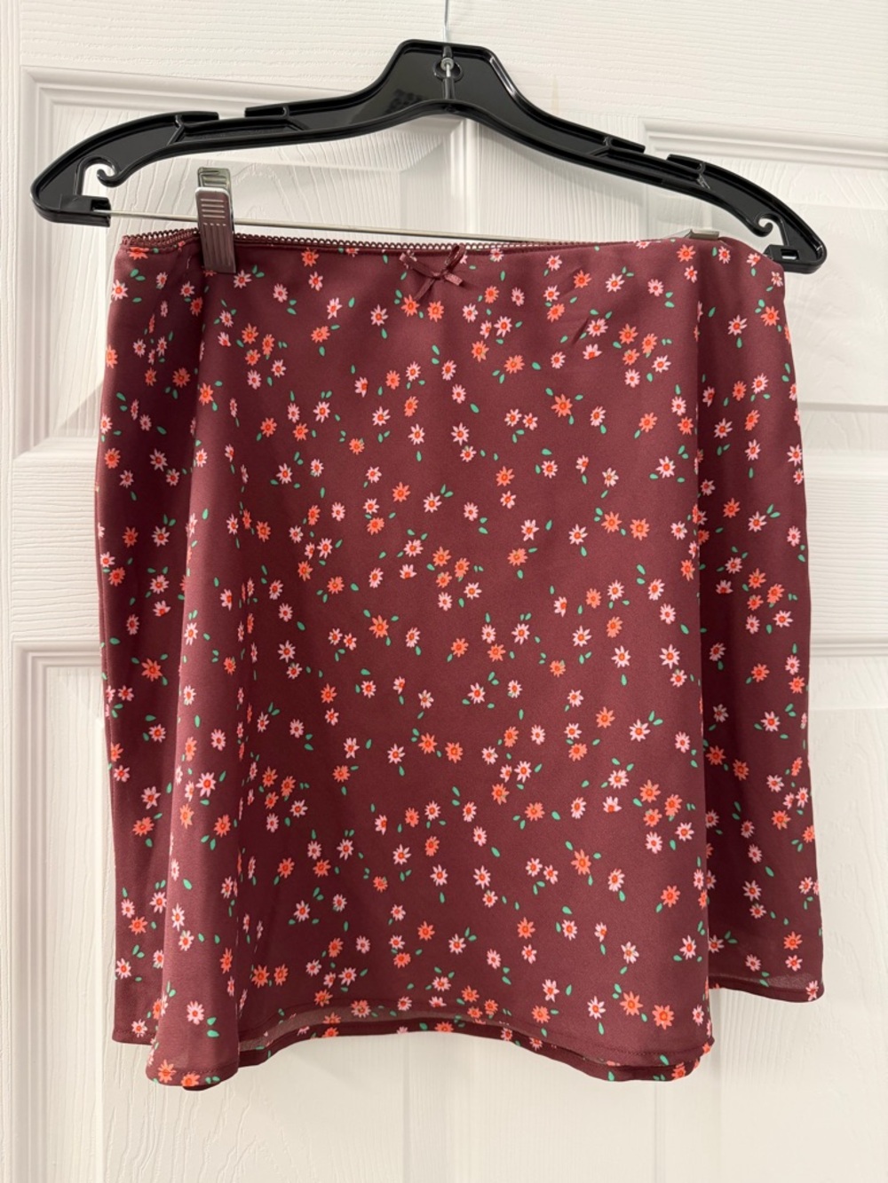 Women's Floral Mini Skirt - Burgundy